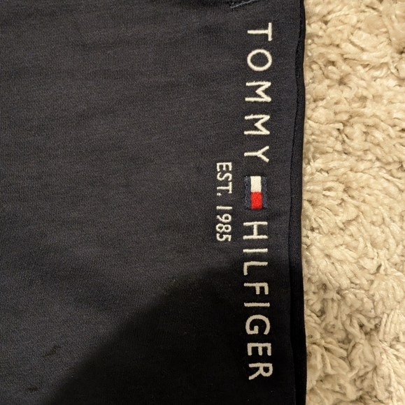 Tommy Hilfiger NEW men's Embroidered Logo Sweat short, size L. Color navy blue. - Picture 4 of 9
